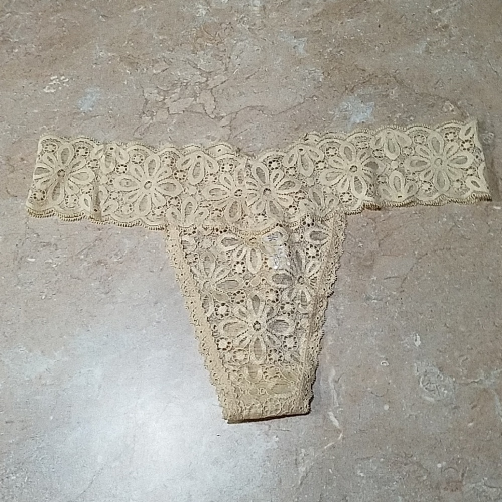 Marika Beige Lace Thong Panty L. NWOT